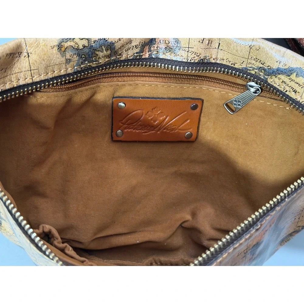 Patricia Nash embark stylish